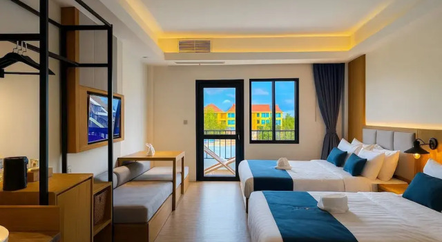 Четырёхместный номер Standard с видом на бассейн Revery Hotel Siem Reap