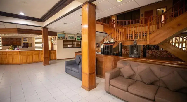 Busia Beach Resort- A Golden Beach Hotel, Rezerwuj Hotel Hotele w Busua z basenem, Basen