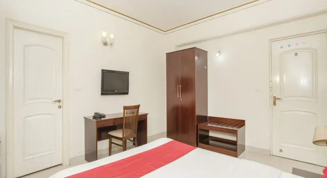 OYO Rooms Indiranagar 19th Main, Забронировать Отель Индиранагар Бангалор, рядом с Больница Манипал