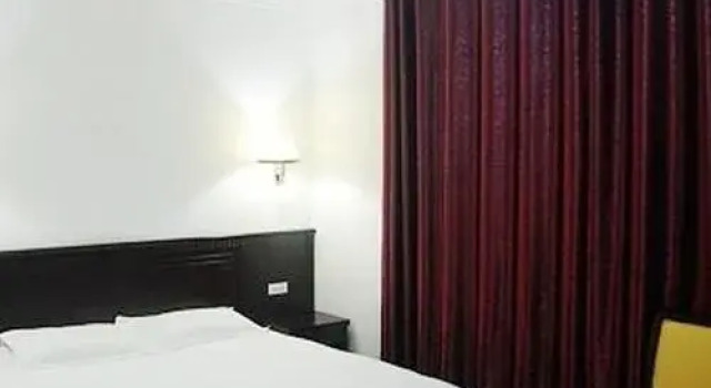 Jingfeng Business Hotel, Забронировать Отель Отели Гуйлинь 3 звезды, рядом с Guilin Sports Centre, 3*