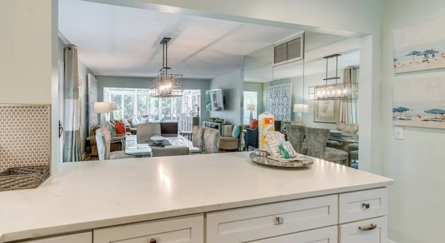 Апартаменты Modern Hilton Head Retreat: Walk to Beach & Golf!