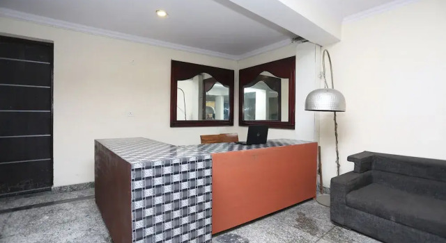 Oyo 28670 Hotel Dev Palace