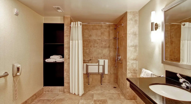 Двухместный номер Standard DoubleTree by Hilton Pleasanton at The Club