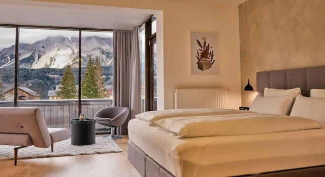 Полулюкс с балконом ARX Hotel & Restaurant