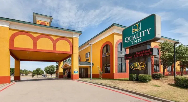 Четырёхместный номер Standard Best Western Childress West Hotel