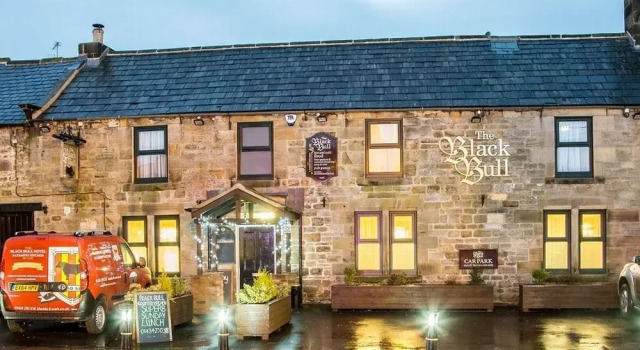 The Black Bull Hotel, Забронировать Отель Отели Шотландских границ с парковкой, Парковка