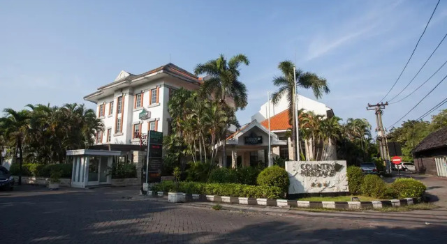 RedDoorz Premium @ Raya Nginden