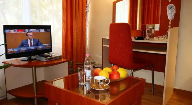 Трёхместный номер Comfort c 1 комнатой Семеен Hotel Palitra