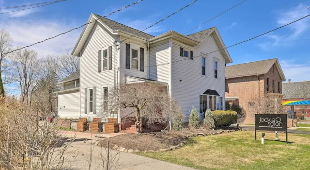 Апартаменты Charming & Walkable Fairport Village Apartment!