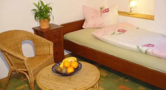 Gästehaus Michaela, Prenota Hotel Bad Kohlgrub Pfaffenwinkel, vicino a Hörnlebahn