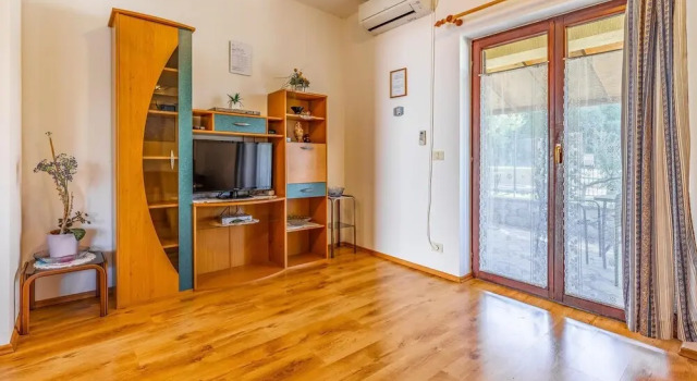 Amazing Home in Pula With Wifi and 1 Bedrooms, Rezervovat Hotel Veli Vrh Istrie