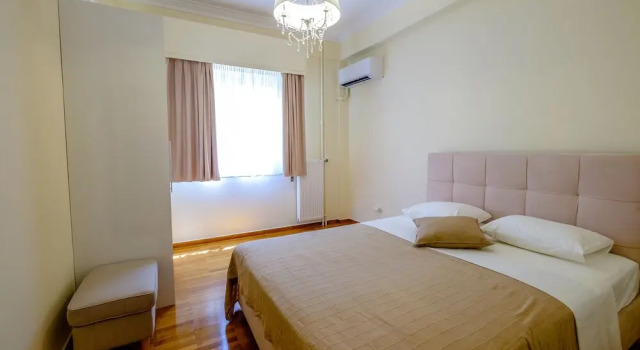 Olala Athens Center 2BR Apartment w/ balcony, Забронировать Апартаменты/квартира Афины Острова Саронического залива - Аттика, рядом с Theocharakis Foundation