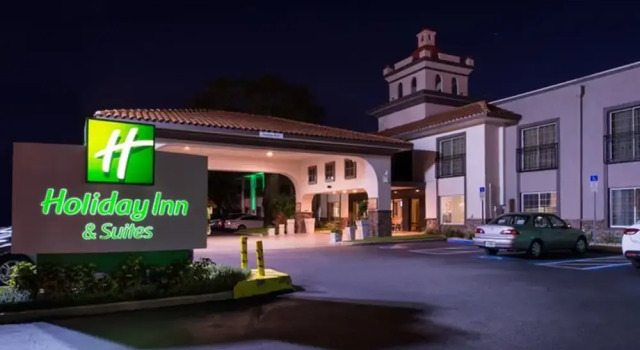 Holiday Inn Tampa Near Busch Gardens Usf, Забронировать Отель Отели Тампа 3 звезды, рядом с Скайрайд, 3*