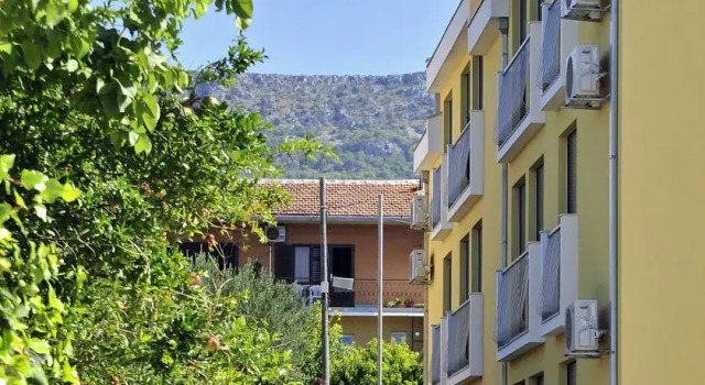 Marine Kaštela, Rezerwuj Apartament Hotele w Split-Dalmatia County z parkingiem, Parking