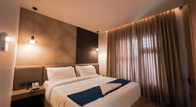 Люкс F Hotels