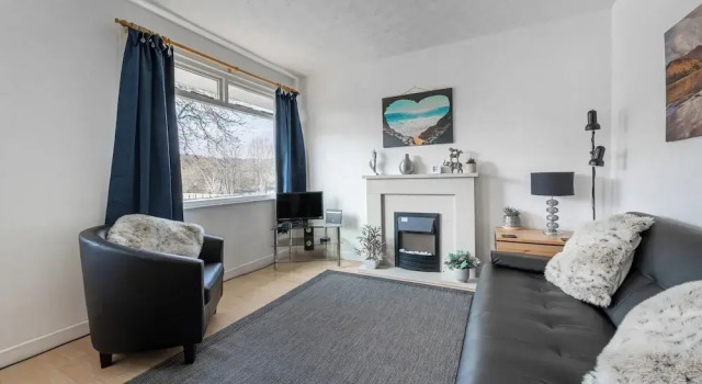 Шале 2 Bed Chalet - Sleeps 4 - River and Mountain Views