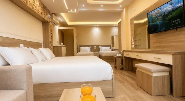 Семейный люкс Hassan Pyramids Hotel & free access Rooftop & airport pickup