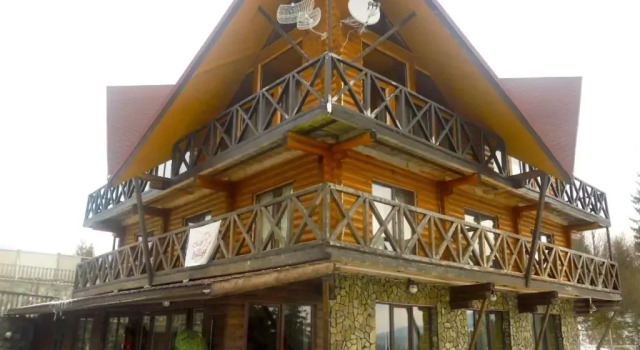 Casa Del Pozitiff, Prenota Hotel Volosyanka 