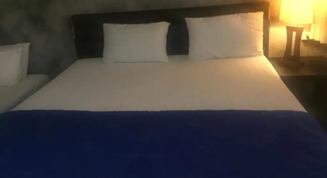 Номер Economy Crescent Bay Resort