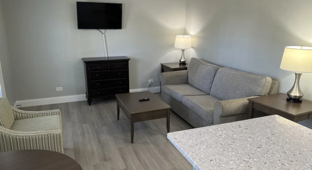Люкс Marco Island Lakeside Inn