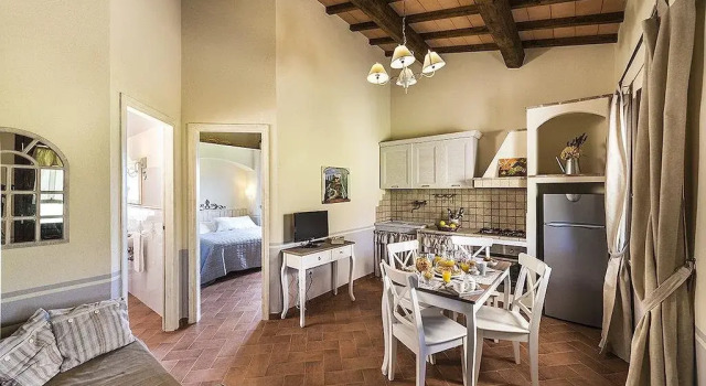 Agriturismo Poggio Di Maremma, Забронировать Отель Отели Пеша-Романа с бассейном, Бассейн