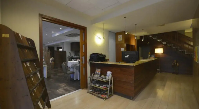 Hotel & Restaurant Figueres Parc, Забронировать Отель Фигерас Alt Empordà
