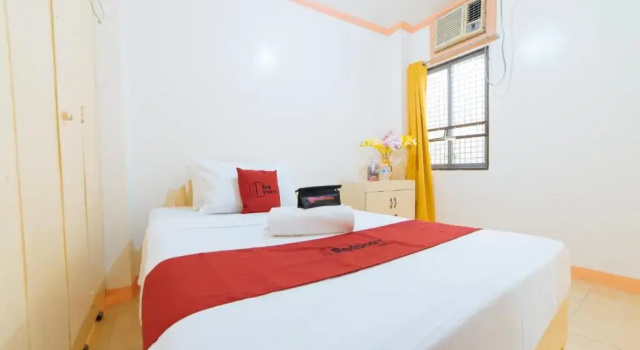 Люкс RedDoorz @ Q Abeto Street Mandurriao