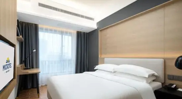 Люкс Deluxe Poleon Service Apartment