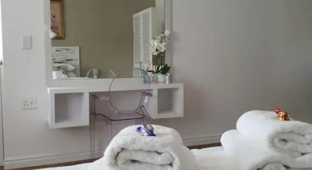 Plett57 - Self Catering - Room No2, Забронировать Отель Отели Плеттенберг-Бей с завтраком, рядом с Plettenberg Bay Global Village, Завтраки