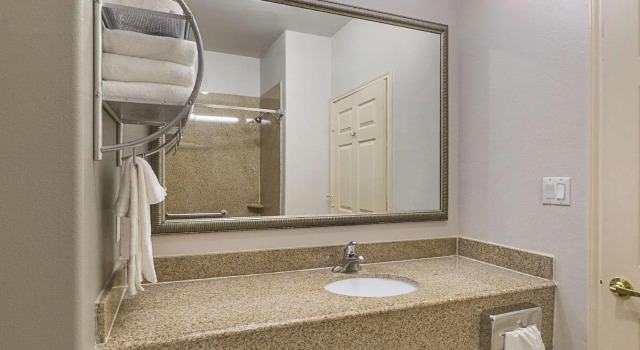 Двухместный номер Standard La Quinta by Wyndham Deer Park