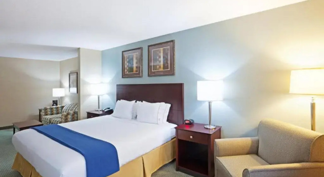 Run of House Holiday Inn Express & Suites Meriden by IHG
