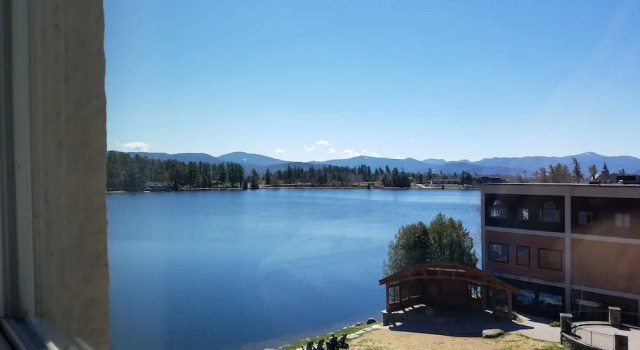 Четырёхместный люкс с 2 комнатами с частичным видом The Haus on Mirror Lake