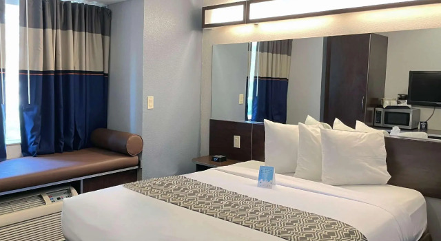 Двухместный номер Standard Microtel Inn & Suites by Wyndham Michigan City