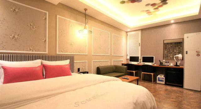 Standard Doppel Zimmer Some Hotel