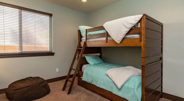 1310 Omalley Dr Home - 4 Br home by RedAwning