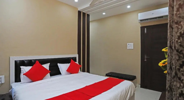 Ashrit Suites by OYO Rooms