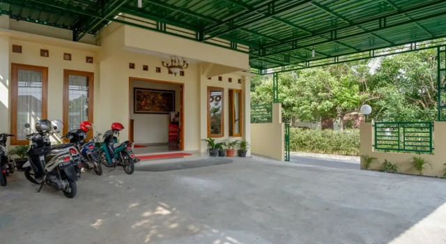 Wisma Taman Sari by RedDoorz, Boek Hotel Karanganyar Central Java
