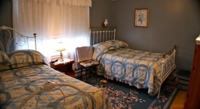 Kellys Landing, Rezerwuj Hotel Trinity East 