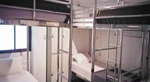 Кровать в общем номере с балконом Hostel 9