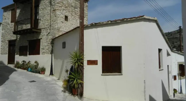 Aristos Houses, Book Hotel Hotels in Kalavasos with Parking, Parking