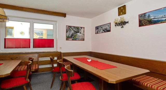 Haus Frieda, Rezerwuj Dom wakacyjny Hotele w Tyrol z parkingiem, Parking