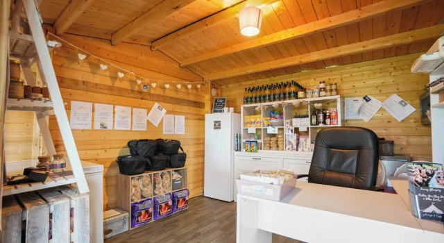 Glamp and Tipple Ltd, Забронировать Отель Отели Англии 3 звезды, 3*