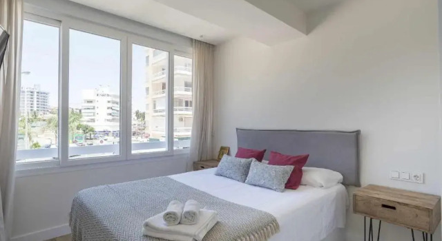 Eurosol sunny beach apartment, Забронировать Апартаменты/квартира Отели Торремолинос с парковкой, рядом с Пляж El Saltillo, Парковка