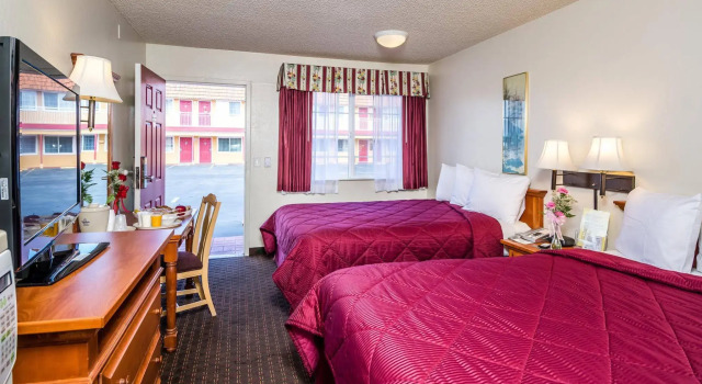 Hollister Inn, Забронировать Мини-отель Холлистер штат Калифорния, рядом с San Benito Bene