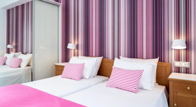 Трёхместный номер Standard Santellini Hotel