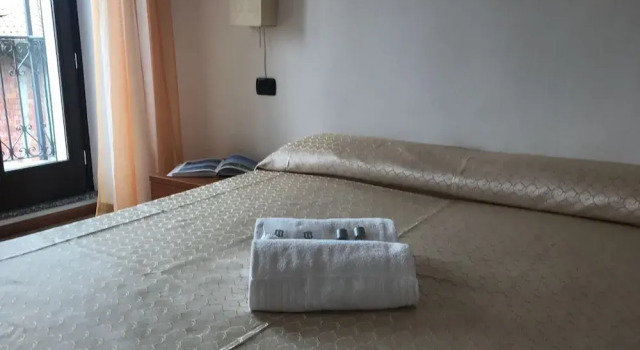 Casa Rina - Lago di Como, Prenota Hotel Hotel a Como con parcheggio, Parcheggio