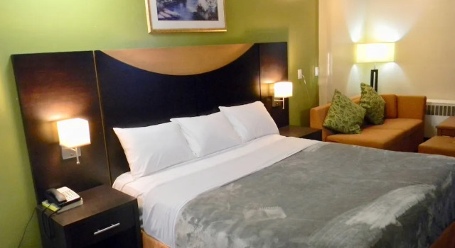 Двухместный люкс Standard American Plaza Motel