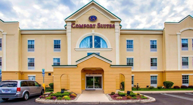 Четырёхместный люкс c 1 комнатой Comfort Suites East Brunswick - South River