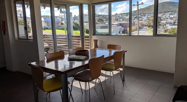 Коттедж с 2 комнатами Hanover Bay Apartments