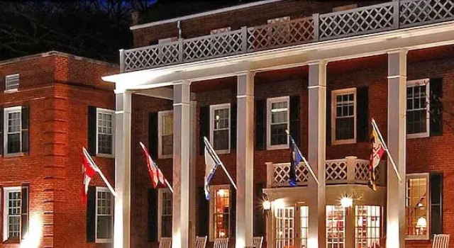 The Country Inn of Berkeley Springs, Buchen Sie Hotel SPA-Hotels in West Virginia, SPA